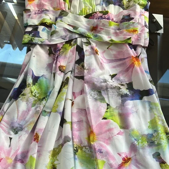 Adrianna Papell Women's Floral Halter Gown. - Picture 9 of 16